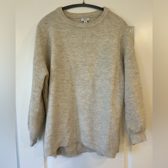 crown & ivy Sweaters - EUC Crown & Ivy Oversized Sweater